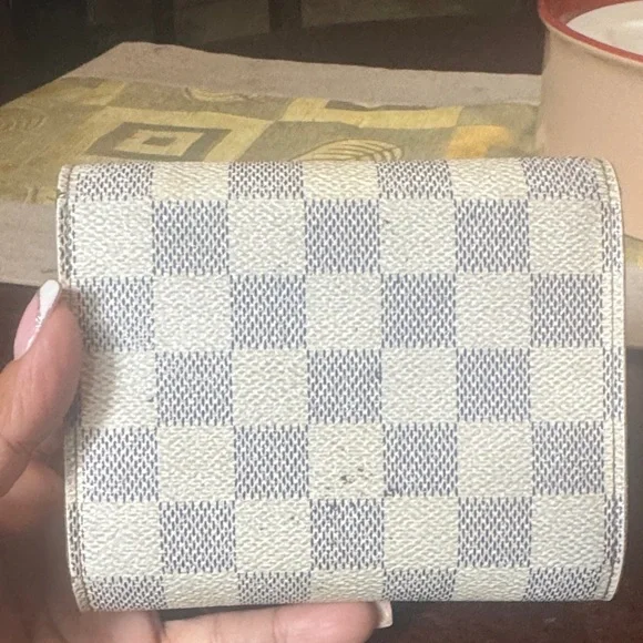 Louis Vuitton Cream and Brown Checkered Wallet - Picture 12 of 13